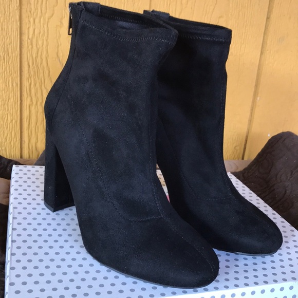 Boots - Picture 5 of 8